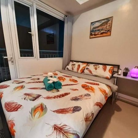 D&G Affordable Staycation Airbnb Ph マカティ エクステリア 写真
